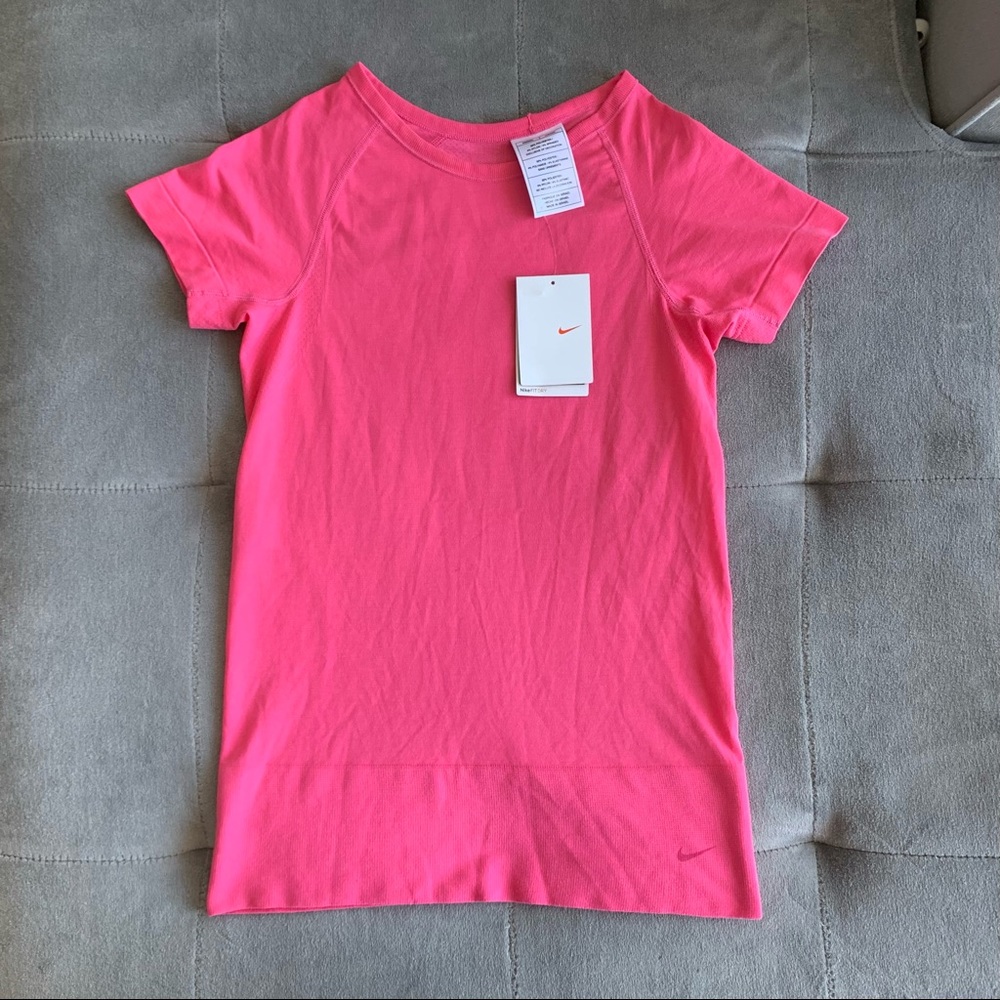 NWT NIKE Seamless Knit Banded Short Sleeve Dri-Fit Training Top
